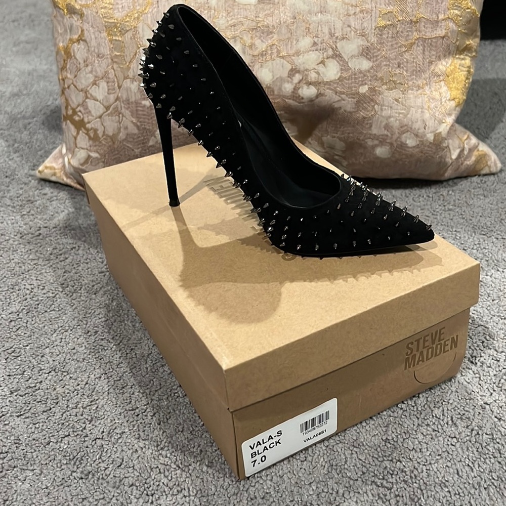 Steve Madden Spike Pumps
